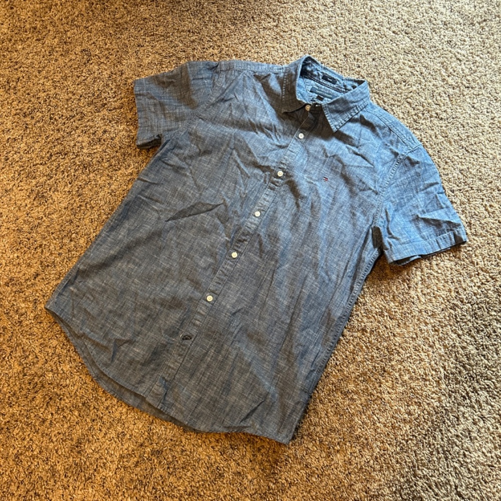 Tommy Hilfiger Indigo New York Fit Short Sleeve Button Down Large